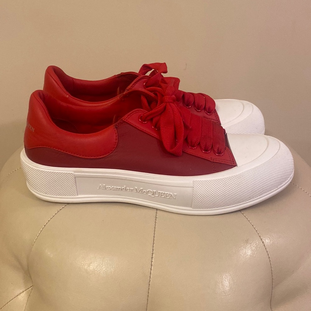 Alexander McQueen Mens luxury sneakers